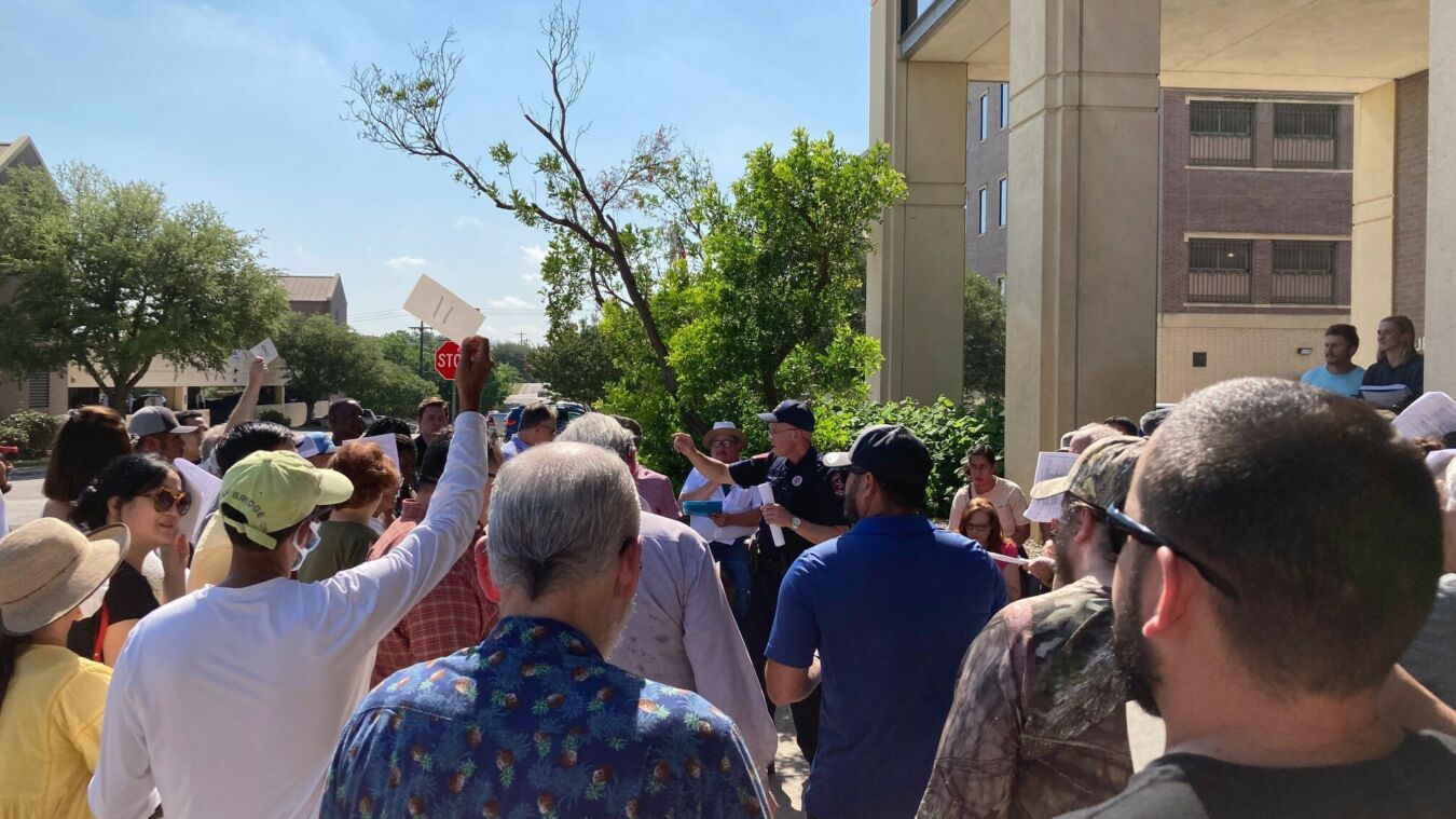 Let my people know Curbing local government spending through transparency